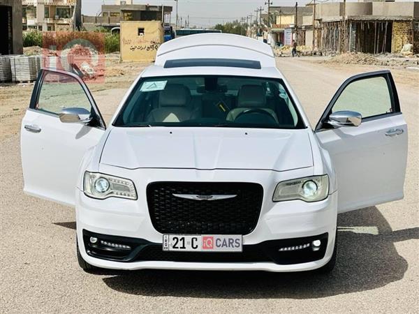 Chrysler 300 2016 for sale in Iraq - Al-Zubair